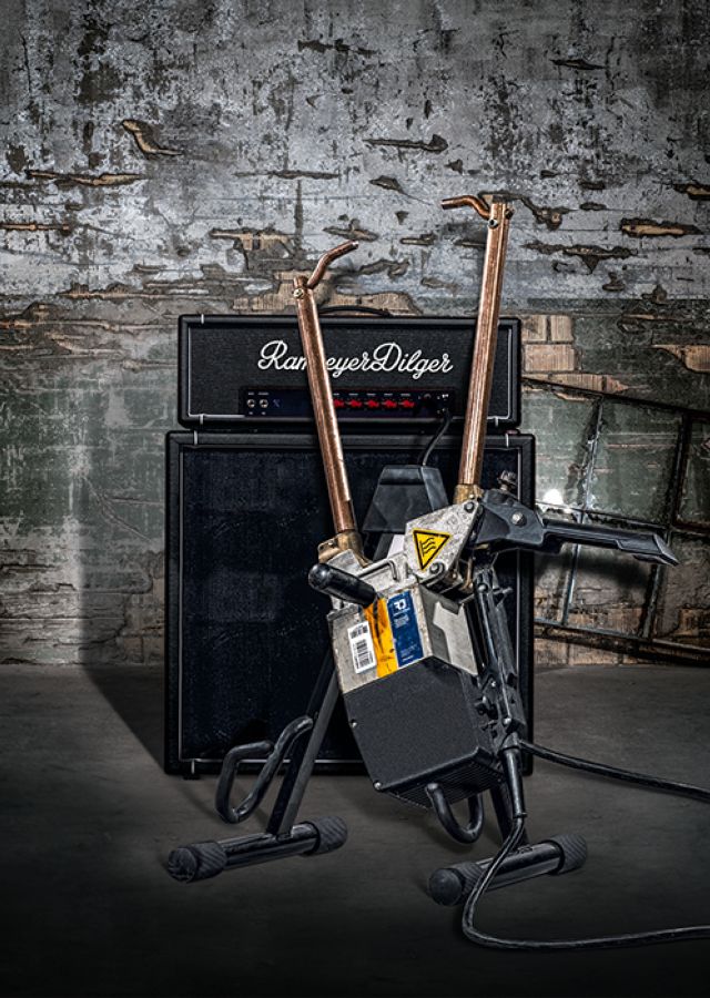 Spenglertechnik - Musikboxe mit Werkzeug